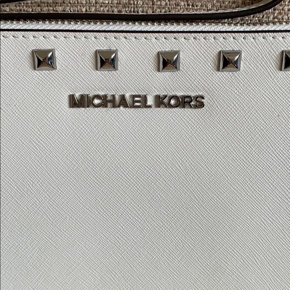 Michael Kors Leather XL Zip Clutch Wristlet White - Picture 2 of 15